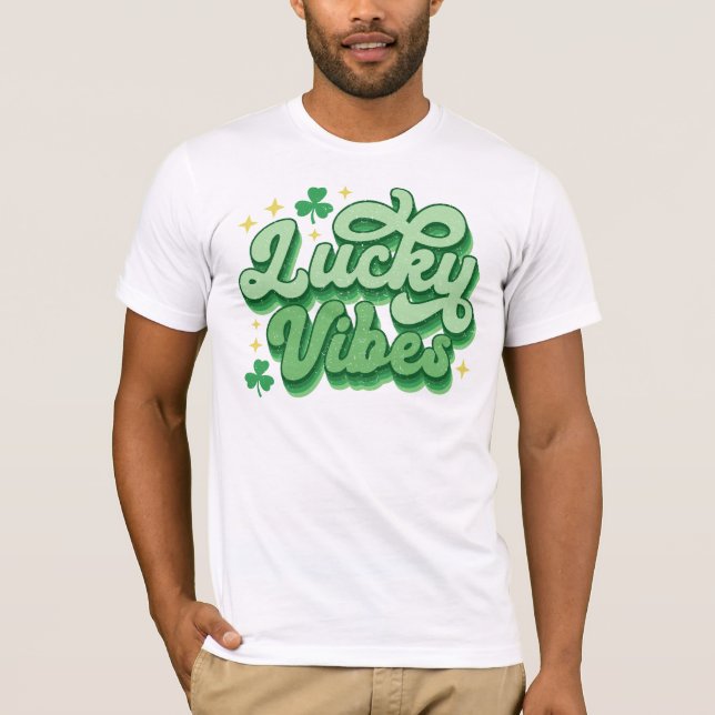 Camiseta Lucky Vibes Clover Gráfico Festivo Verde (Frente)