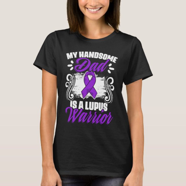 Camiseta Lupus Warrior Dad  Lupus Purple Ribbon Lupus Aware (Frente)