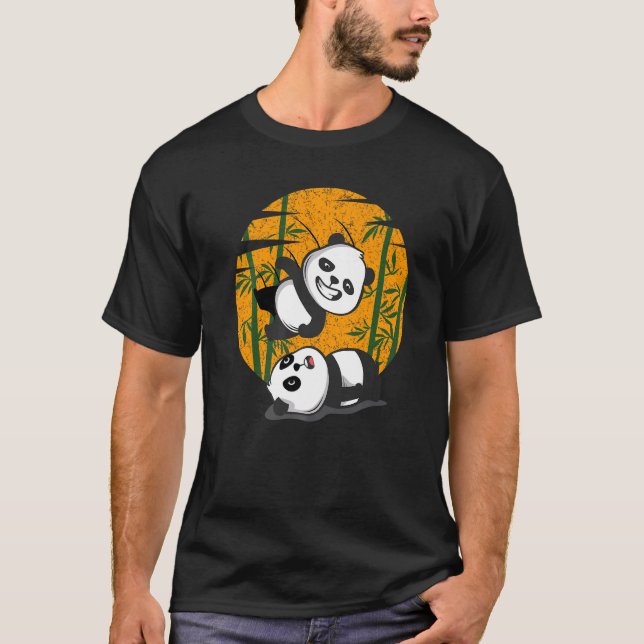 Camiseta Lutando Pandas Animais Chineses Comendo Bambu Be (Frente)