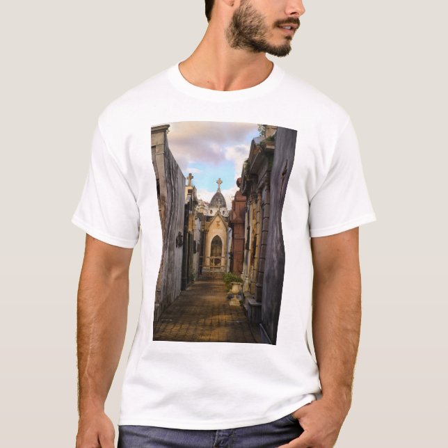 Camiseta Luz da noite no cemitério de Recoleta (Frente)