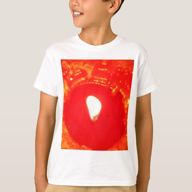 Camiseta Luz Vermelha, Chama, Vela, Amor de Natal (Frente)