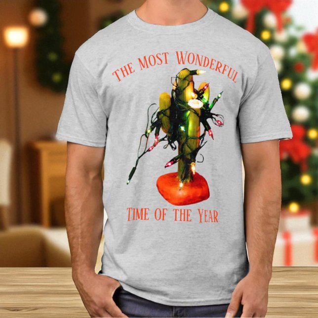 Camiseta Luzes de Natal de Vela de Cacto no Estilo Sudoeste (Christmas cactus with lights tee shirt front)