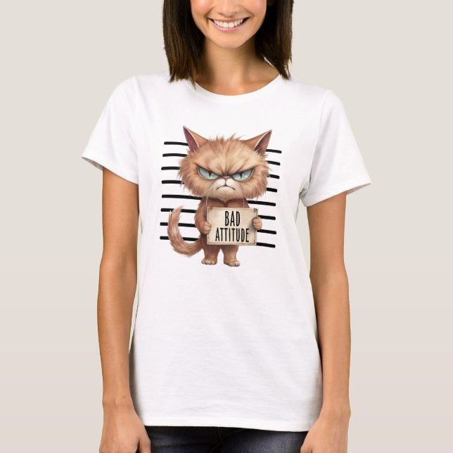 Camiseta Má Atitude Cat Mugshot - Design Felino Engraçado (Frente)