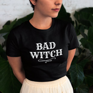 Camiseta Má Bruxa Negra e Branca no Dia das Bruxas