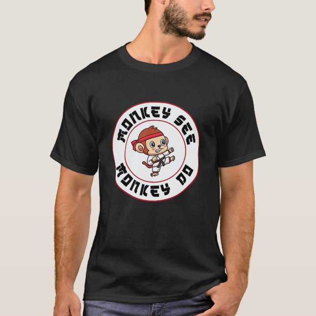 Camiseta Macaco Engraçado Imita Karatê (Frente)