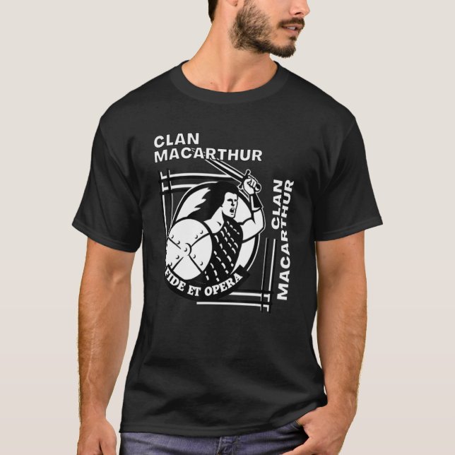 Camiseta Macarthur Clan Gaelic Motto Swordsman (Frente)