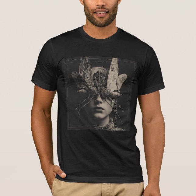 Camiseta Madame Moth – Arte Gótica Refinada (Frente)