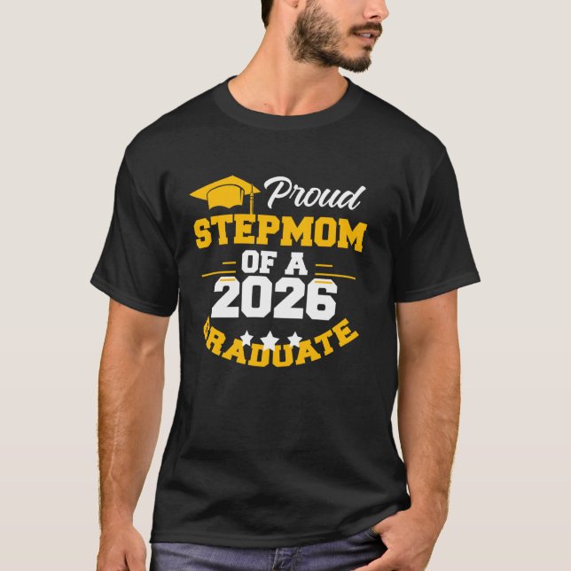 Camiseta Madrasta ORGULHOSA da formanda de 2026 da Faculdad (Frente)