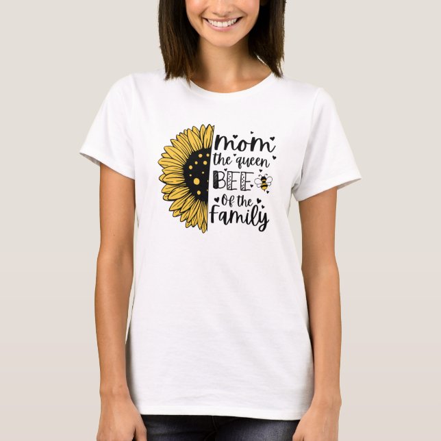 Camiseta Mãe: A Rainha Bebida do Amor - Dia de as mães (Frente)