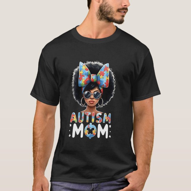 Camiseta Mãe Afro-Americana com Coque Desgrenhado Conscient (Frente)