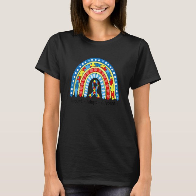 Camiseta Mãe Autismo Arco-íris Aceitar Adaptar Defender Aut (Frente)