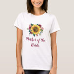 Camiseta Mãe da Rosa da Bride Floral Sunflower Burgundy<br><div class="desc">Esta Mãe da Camisa Bride apresenta um design floral de cor d'água com um girassol e rosas de burlões. Personalize com seu próprio texto. Os produtos correspondentes estão disponíveis. Visite nossa loja ou veja nossas páginas de coleta para ver o intervalo de cheios.</div>