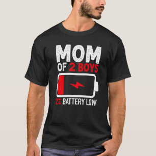 Camiseta Mãe de 2 rapazes com bateria fraca do Dia de as mã