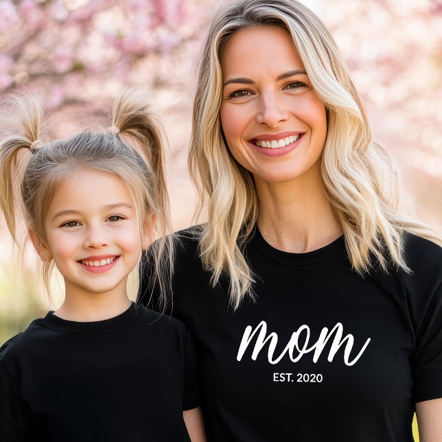 Camiseta Mãe em Letra Preta Estabelecida (Criador carregado)