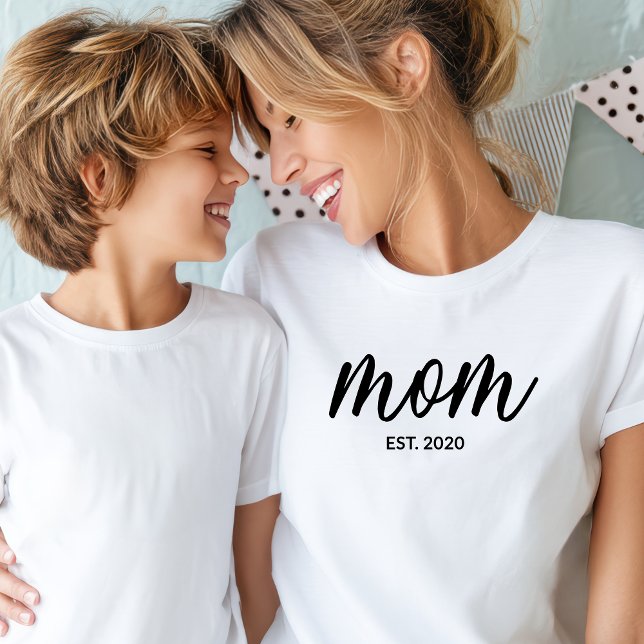 Camiseta Mãe em Letra Preta Estabelecida (Criador carregado)