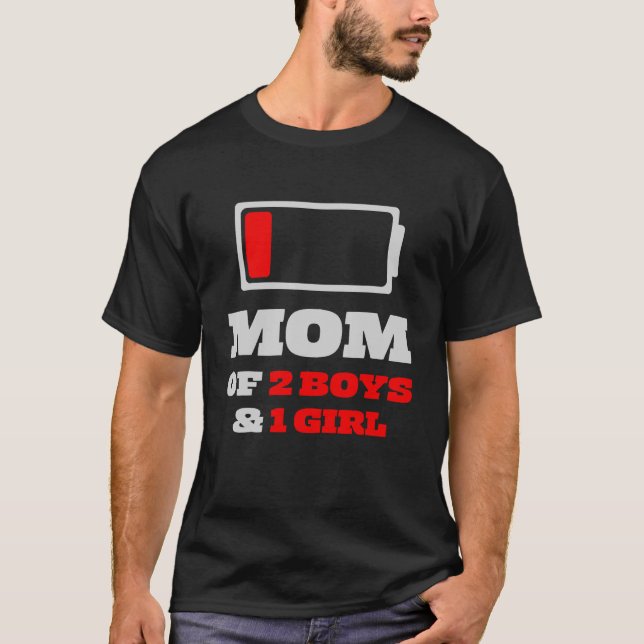 Camiseta Mãe Engraçada De 2 Meninos E 1 Dia de as mães (Frente)