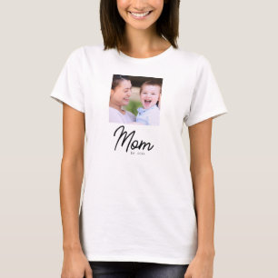 Camiseta Mãe Estabelecida Foto Preto Script Minimalista Ele