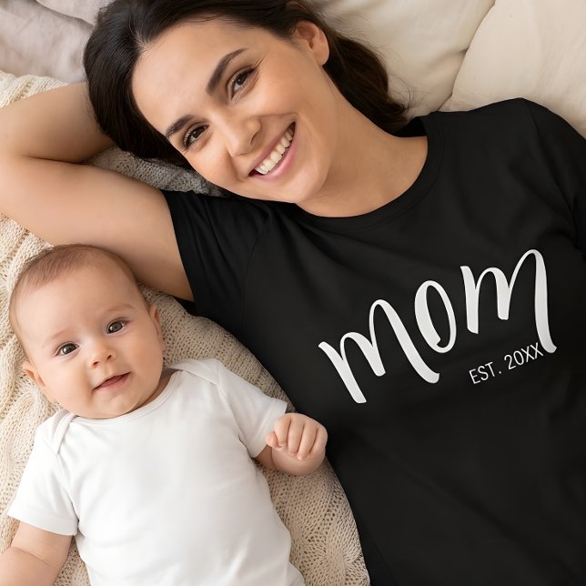 Camiseta Mãe Estabelecida Script Branco Ano Novo Personaliz (Criador carregado)