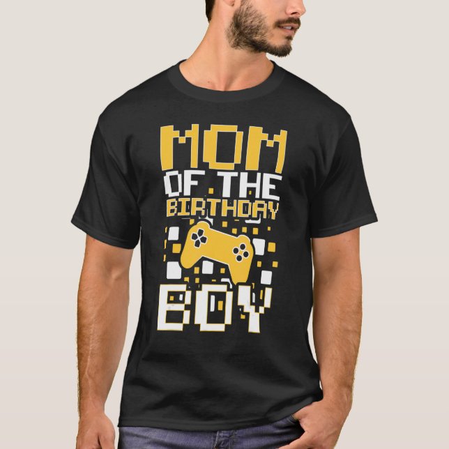 Camiseta Mãe Incrível Do Controle De Vídeo Do Birthday Boy (Frente)