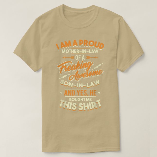 Camiseta Mãe Orgulhosa Na Lei De Um Filho Incrível E Louco  (Frente do Design)