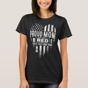 Camiseta Mãe Orgulhosa Vestimos a Sexta Vermelha Militar