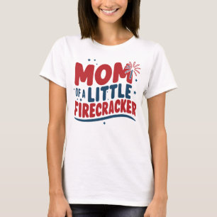 Camiseta Mãe Patriótica de um Pequeno Firecracker 4 de julh