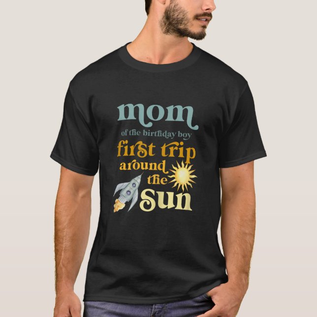 Camiseta Mãe, primeiro aniversario Exterior Da Primeira Via (Frente)