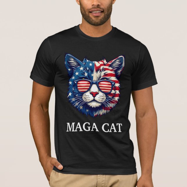 Camiseta MAGA Cat Presidente Trump American Flag Patriótico (Frente)