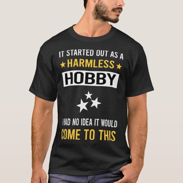 Camiseta Mágica de Hobby Inofensivo (Frente)