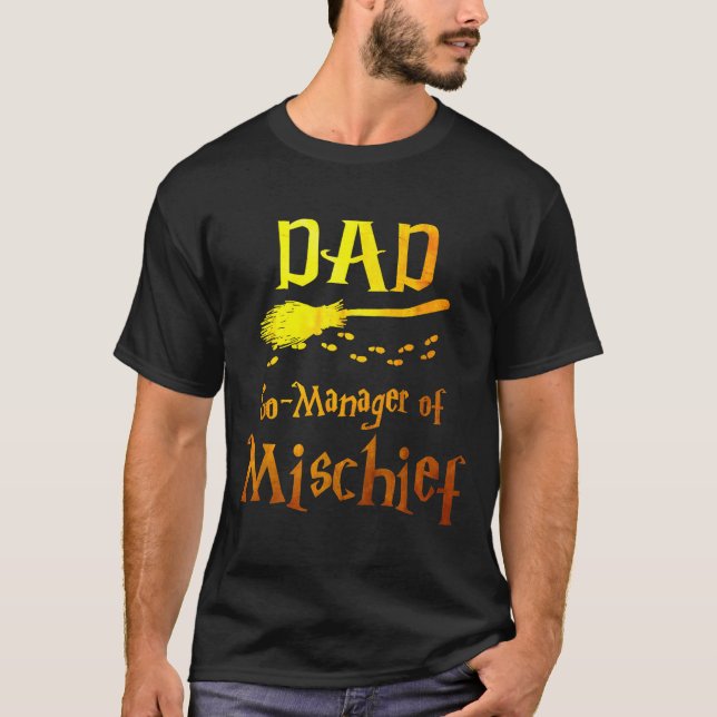 Camiseta Magical Dad, Manager Of Mischief Birthday Family M (Frente)