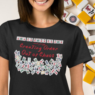 Camiseta MahJongg Criando Ordem fora do Caos Negro