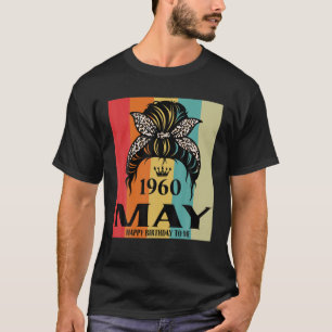 Camiseta Maio 1960 Birthday Girl Messy Bun Feliz Aniversári