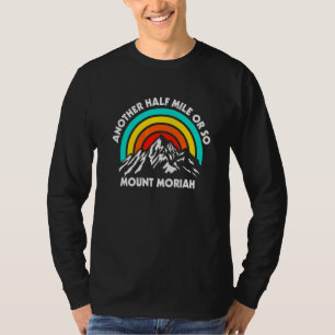 Camiseta Mais Meia Milha Ou Mais Caminhando Montanha Moriah