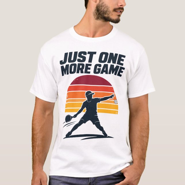Camiseta Mais Um Jogo de Pickleball (Frente)