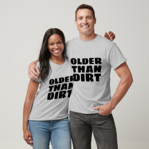 Camiseta MAIS VELHOS QUE A SUÍNA, T-Shirts de Aniversário