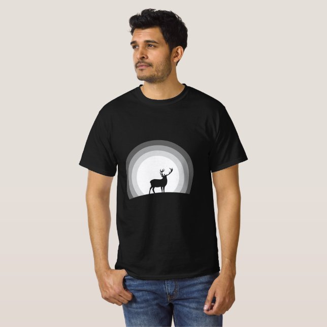 Camiseta Majestic Stag Silhouette Under Lunar Light (Frente Completa)