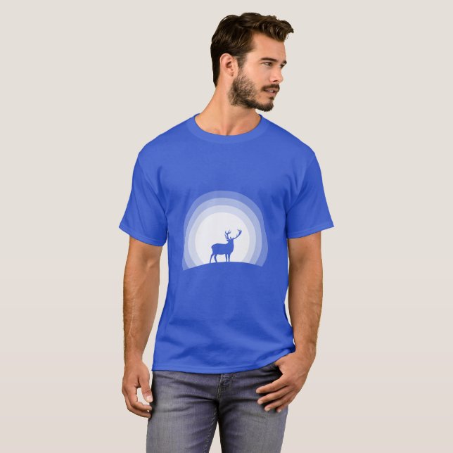 Camiseta Majestic Stag Silhouette Under Lunar Light (Frente Completa)