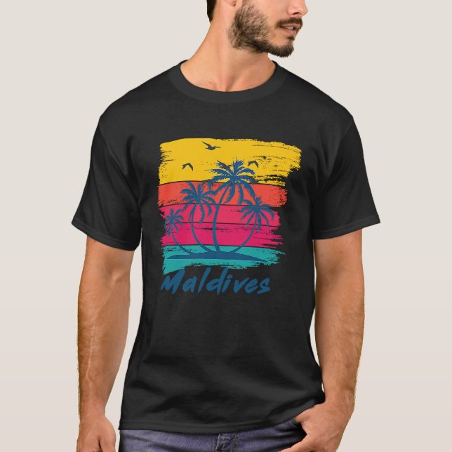 Camiseta Maldives  summer beach holiday destination (Frente)