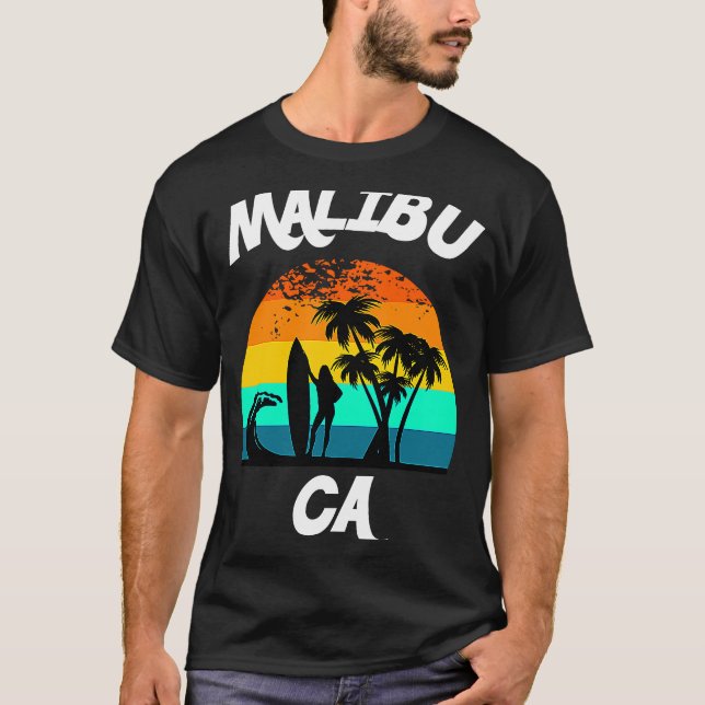 Camiseta Malibu California Beach Scenery with Female Surfer (Frente)