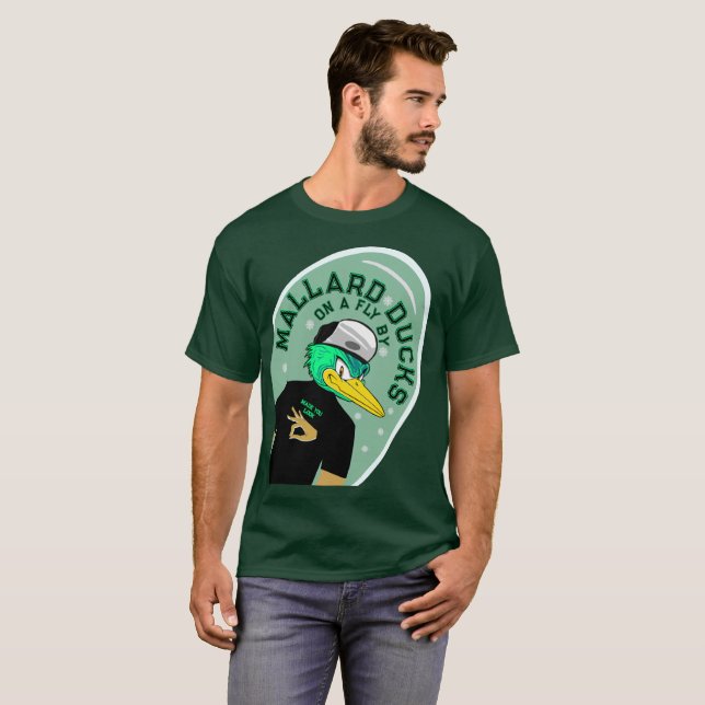 Camiseta Mallard Ducks em uma Mosca por T-Shirt (Frente Completa)