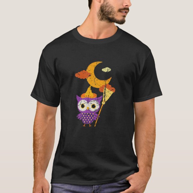 Camiseta Malvadas Bruxas de Halloween Dão Noite Estranha (Frente)