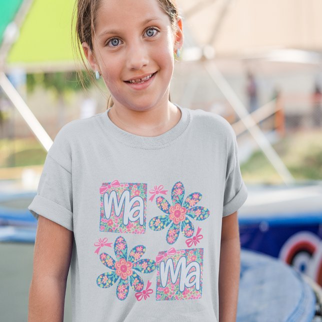 Camiseta Mama: Elegância Floral no Estilo de Pré-Disquete (Mama: Floral Elegance in Preppy Style )