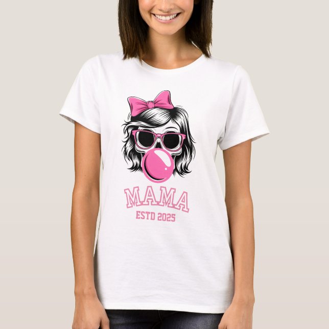 Camiseta Mama Estd 2025 Caveira Com Laço Rosa (Frente)