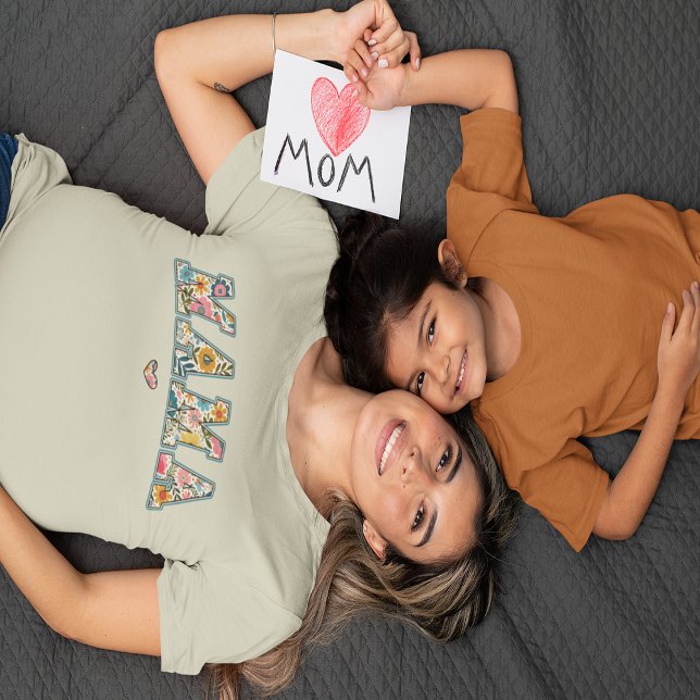 Camiseta Mama Flores Coração Floral (Mama Flowers Floral Heart T-Shirt)