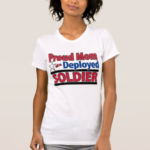 Camiseta Mamã orgulhosa de um soldado distribuído com nom