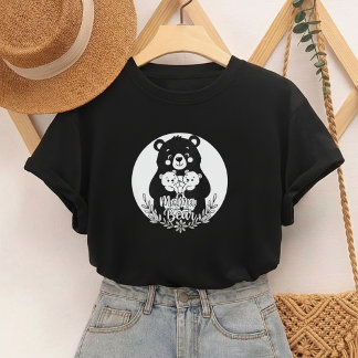 Camiseta Mama Urso com Dois Filhotes Desenho de Linha Coraç
