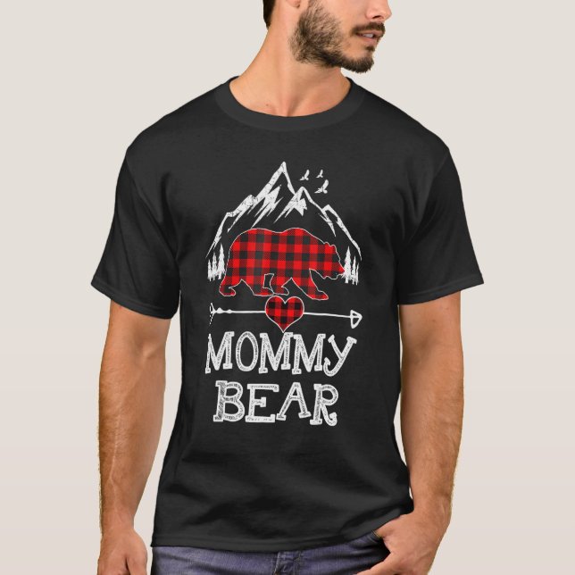 Camiseta Mamãe Bear Natal Pajama Red Xadrez Buffalo Fami (Frente)