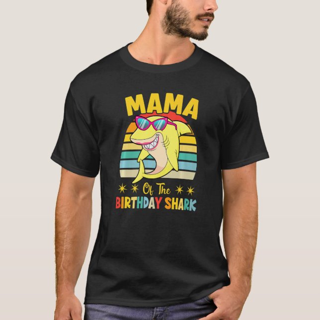 Camiseta Mamãe Da Família Shark Birthday Que Corresponde À  (Frente)
