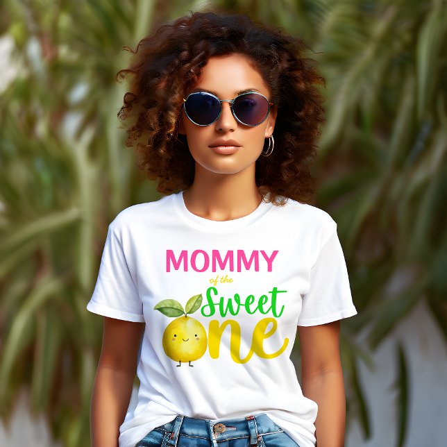 Camiseta Mamãe da festa da limonada rosa doce (Mommy of the Sweet one pink lemonade party T-Shirt personalized birthday shirt party photo props)