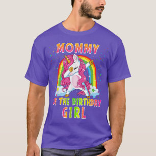 Camiseta Mamãe da garota de aniversário bebendo Unicorn Mat